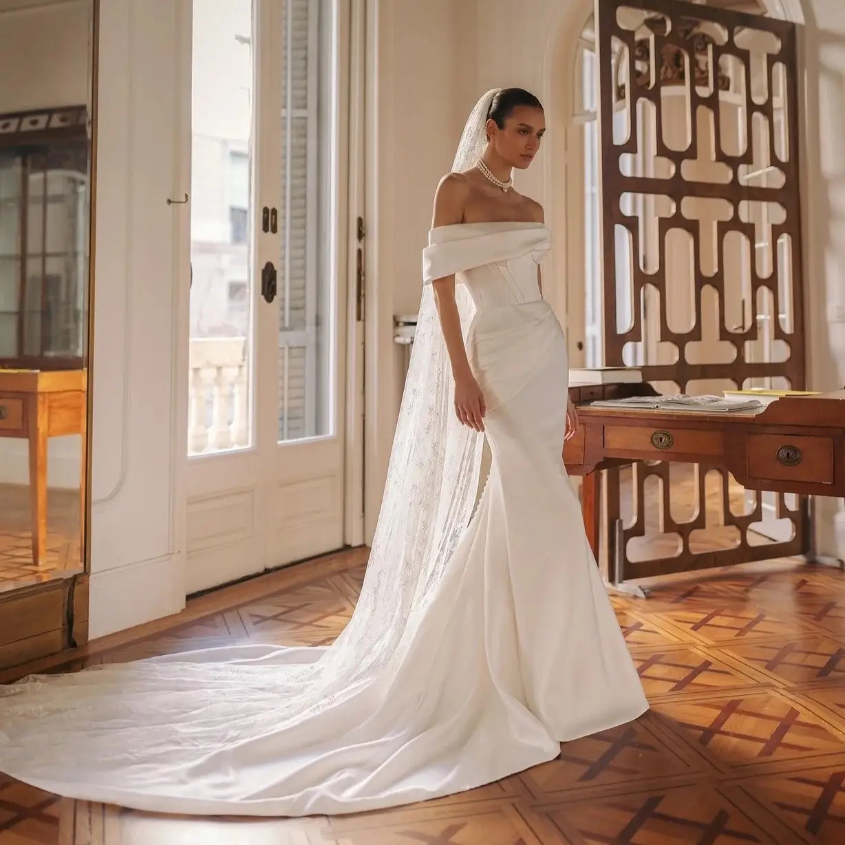 WONA Concept &amp; Eva Lendel Trunk Shows