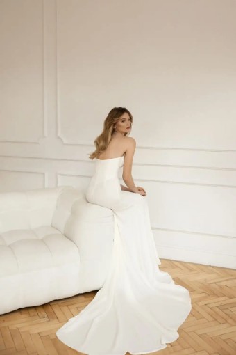 Eva Lendel #5 thumbnail