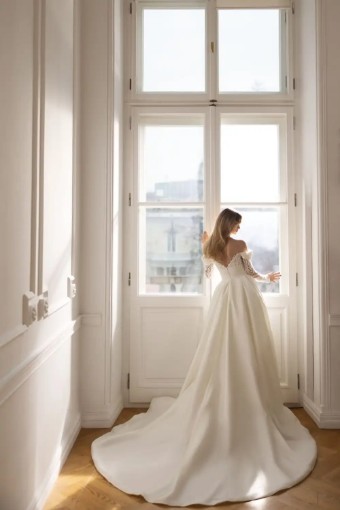 Eva Lendel #2 thumbnail