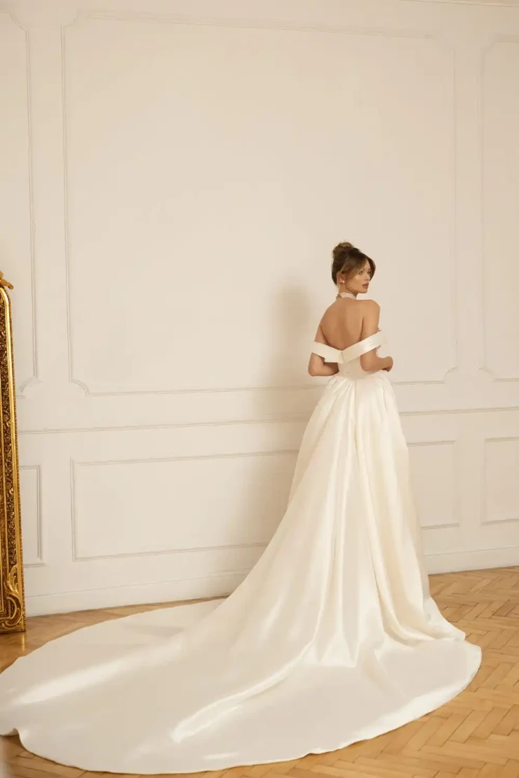 Eva Lendel Backface Thumbnail Image